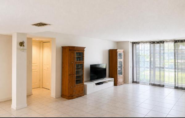 International Village At Inverrary, 3740 Inverrary Dr #1E, Lauderhill, Florida 33319, image 1