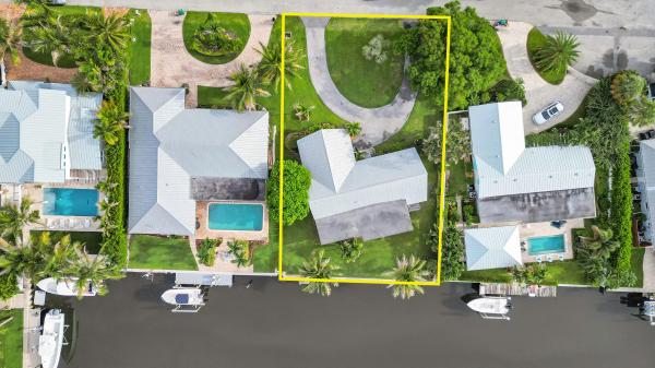 Country Club Point, 16 Country Club Cir, Tequesta, Florida 33469, image 3
