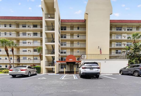 3951 Via Poinciana #209, Lake Worth, Florida 33467, image 3