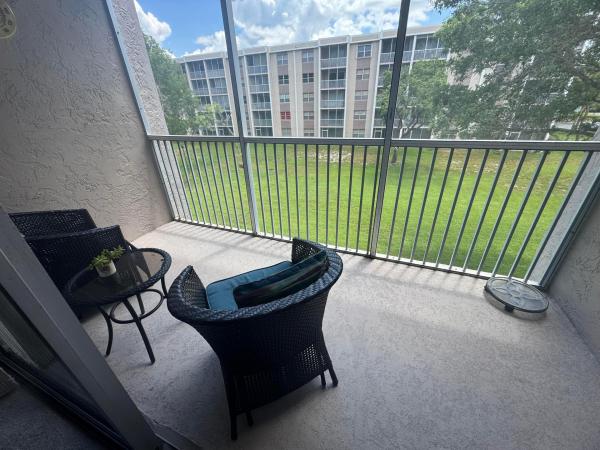 Sherwood Square, 1075 Riverside Dr #303, Coral Springs, Florida 33071, image 1