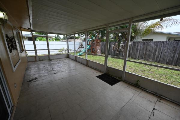 Sunflower, 8208 NW 75th Ave, Tamarac, Florida 33321, image 2