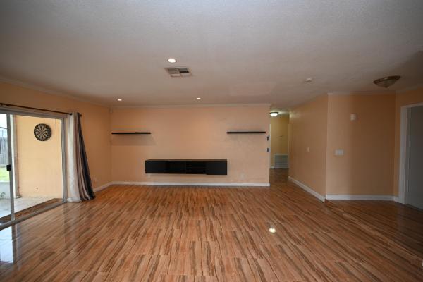 Sunflower, 8208 NW 75th Ave, Tamarac, Florida 33321, image 1