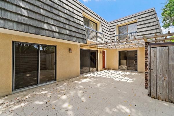 Glenwood Townhomes, 630 6th Ter, Palm Beach Gardens, Florida 33418, image 1