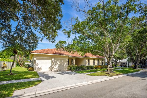 The Shores Of Jupiter, 18951 Painted Leaf Ct, Jupiter, Florida 33458, image 2