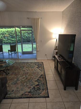 Palmbrooke Townhomes, 4675 Palmbrooke Cir, West Palm Beach, Florida 33417, image 2