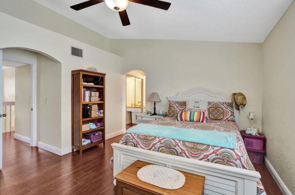 Les Chateaux, 4737 Grapevine Way, Davie, Florida 33331, image 3