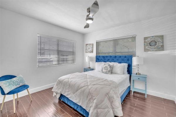 Davis, 17 NE 9th Ave, Fort Lauderdale, Florida 33301, image 2