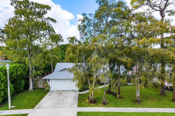 Sugar Pond Manor, 1252 Raintree Ln, Wellington, Florida 33414, image 1