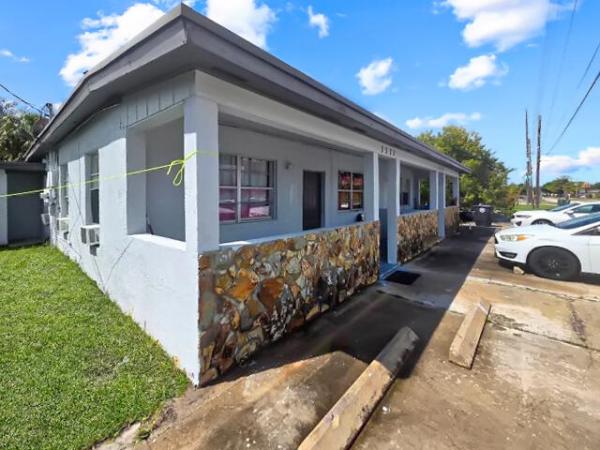 Sunny Acres, 1111 N 21st St, Fort Pierce, Florida 34950, image 1