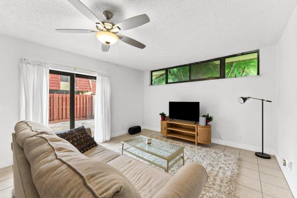 Somerset, 3874 Victoria Dr, West Palm Beach, Florida 33406, image 3