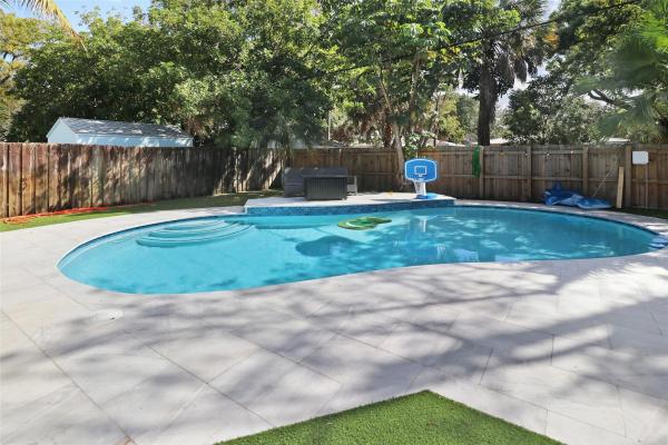 Croissant Park, 508 SW 13th St, Fort Lauderdale, Florida 33315, image 2