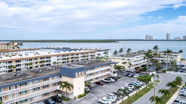 Lake Colony, 111 Doolen Ct #110, North Palm Beach, Florida 33408, image 2