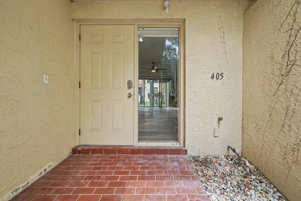 Emerald Oaks, 3405 Emerald Oaks Dr #207, Hollywood, Florida 33021, image 2