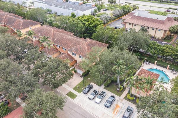 Catalina Place, 6603 Catalina Ln, Tamarac, Florida 33321, image 2