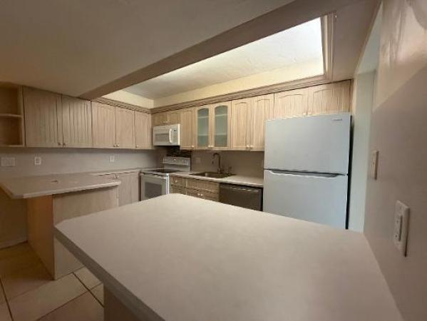 Crossroads, 917 NE 16th Ave #1, Fort Lauderdale, Florida 33304, image 3