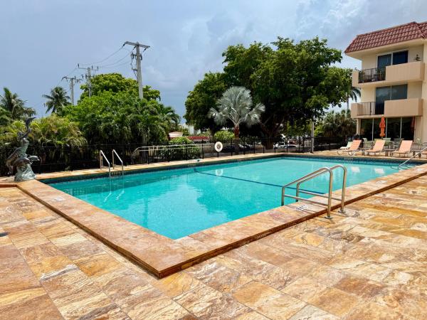 Boca View, 1000 Spanish River Rd #1B, Boca Raton, Florida 33432, image 3