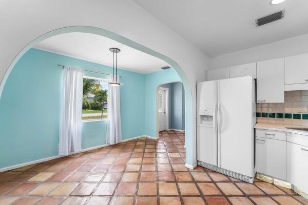 Lakeside Point, 122 Euclid Blvd, Lantana, Florida 33462, image 2