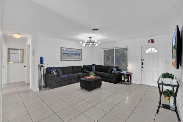 Royal Palm Isles, 3672 NW 18th Ave, Oakland Park, Florida 33309, image 2