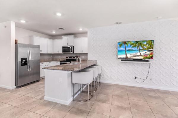 Crosstown Commons, 11044 SW Vasari Way, Port St. Lucie, Florida 34987, image 1