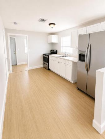 Baileys, 324 SW 8th St, Belle Glade, Florida 33430, image 3