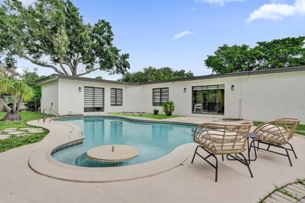 Plantation Gardens, 885 Azalea Ct, Plantation, Florida 33317, image 2