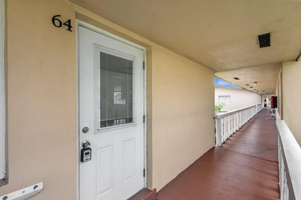 64 Coventry C, West Palm Beach, Florida 33417, image 2