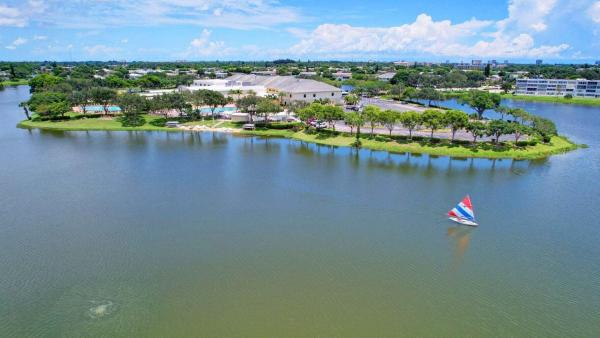 64 Coventry C, West Palm Beach, Florida 33417, image 2