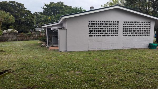Fairfax Brolliar, 2080 SW 38th Ave, Fort Lauderdale, Florida 33312, image 2