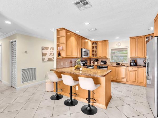 University Park Country Club Estates, 11 Forest Hills Ln, Boca Raton, Florida 33431, image 2