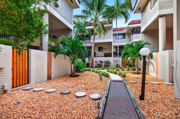 Victoria Park Place, 1401 NE 9th St #20, Fort Lauderdale, Florida 33304, image 2
