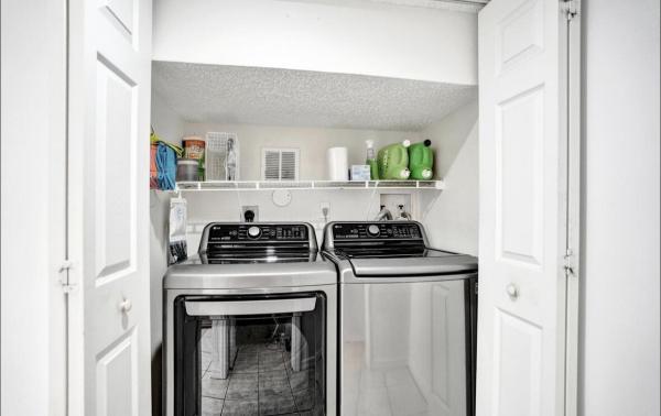 Malibu Bay, 552 NW 208th Ter, Pembroke Pines, Florida 33029, image 2