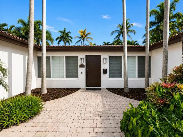 Imperial Point, 2010 NE 59th Pl, Fort Lauderdale, Florida 33308, image 2
