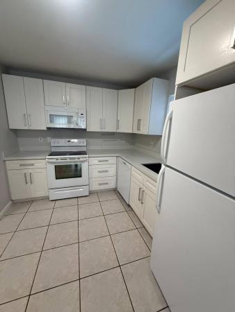 Grenadier Lakes At Welleby, 3647 NW 94th Ave #4H, Sunrise, Florida 33351, image 3