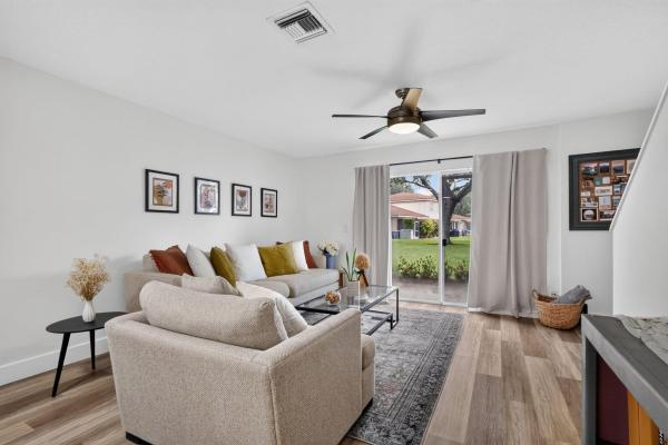 Santa Cruz, 9899 Kamena Cir, Boynton Beach, Florida 33436, image 2