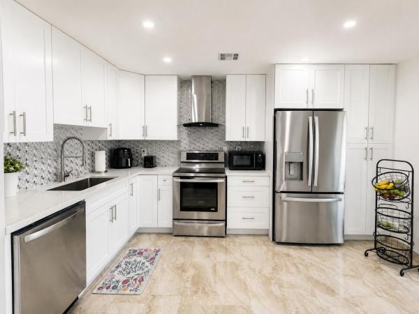 Foxwood Estates Of Lakeside Green, 4918 Alder Dr #D, West Palm Beach, Florida 33417, image 3