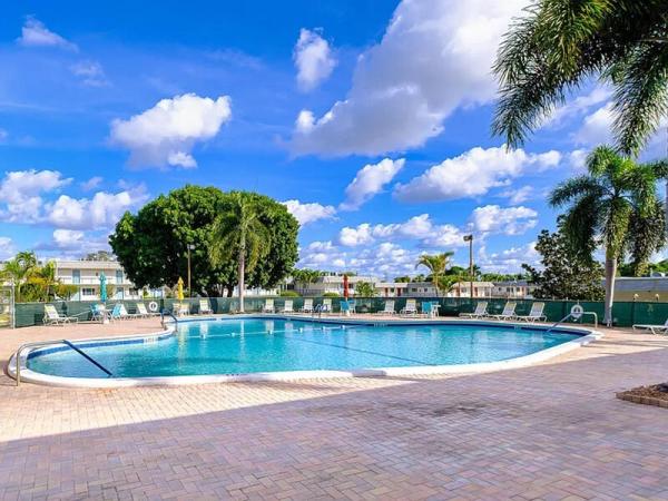 2920 Cynthia Ln #202, Lake Worth Beach, Florida 33461, image 3