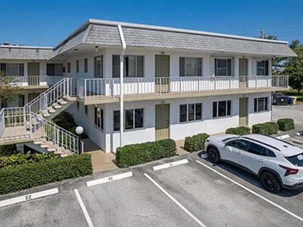 2920 Cynthia Ln #202, Lake Worth Beach, Florida 33461, image 2
