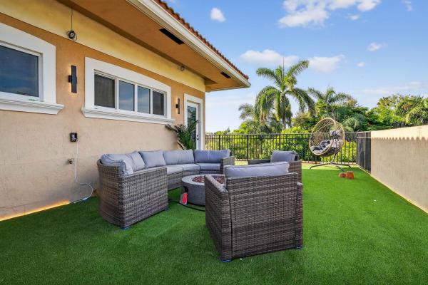 Lake Ridge, 1705 NE 11th St, Fort Lauderdale, Florida 33304, image 3