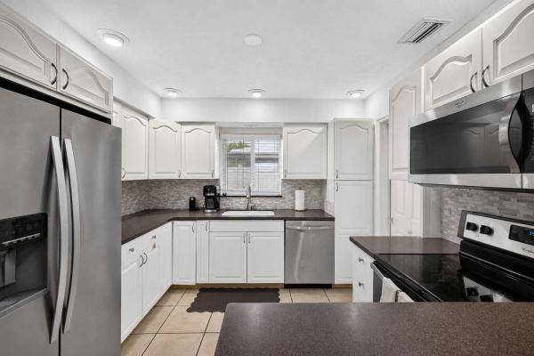 Coral Heights, 4031 NE 15th Ave, Oakland Park, Florida 33334, image 3