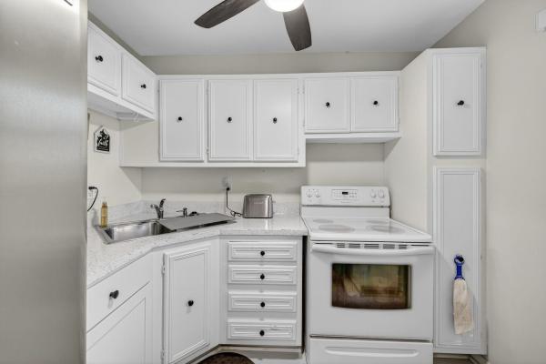 Rokest, 8400 Lagos De Campo Blvd #303, Tamarac, Florida 33321, image 3