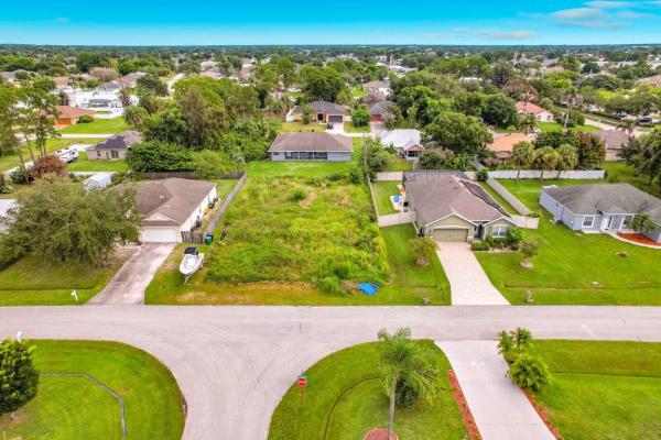 1361 SW Oriole Ln, Port St. Lucie, Florida 34953, image 3