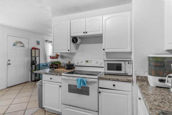 Blakely, 1810 N 16th Ct, Fort Pierce, Florida 34950, image 3