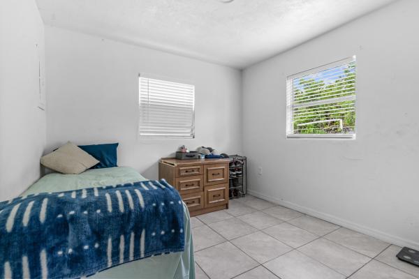 Blakely, 1810 N 16th Ct, Fort Pierce, Florida 34950, image 2