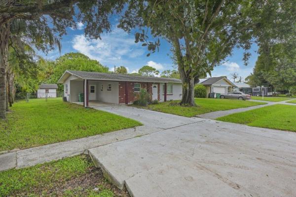 Sherwood Acres, 2907 Sherwood Ln, Fort Pierce, Florida 34982, image 2