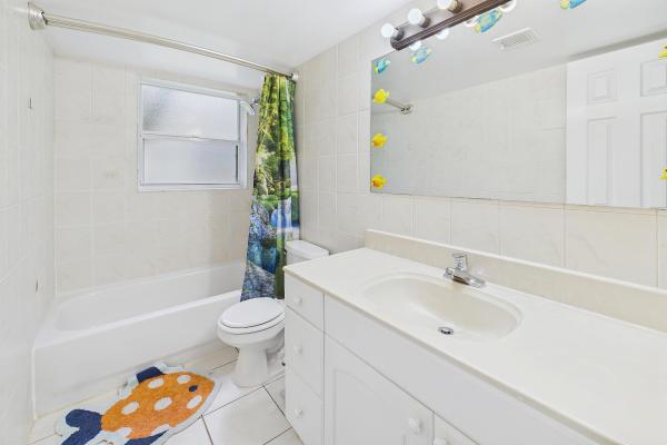 Alpine Woods, 8511 Old Country Mnr #401, Davie, Florida 33328, image 3