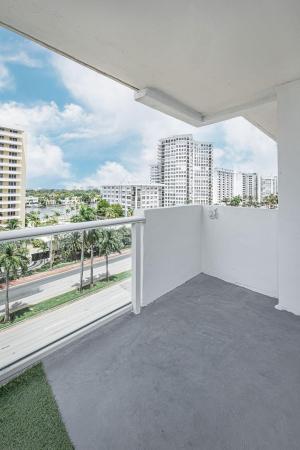The Pavilion, 5601 Collins Ave #816, Miami Beach, Florida 33140, image 3