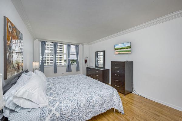 The Pavilion, 5601 Collins Ave #816, Miami Beach, Florida 33140, image 2