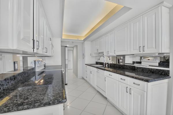 Laurel Oaks At Boca West Country Club, 20090 Boca West Dr #361, Boca Raton, Florida 33434, image 2