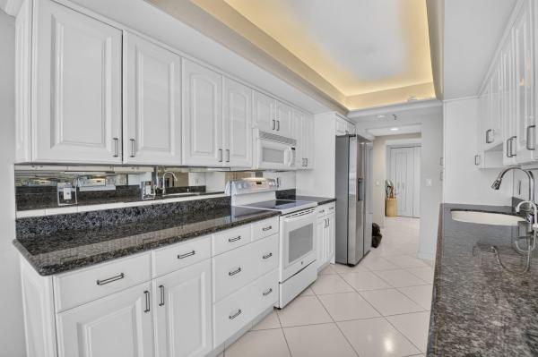 Laurel Oaks At Boca West Country Club, 20090 Boca West Dr #361, Boca Raton, Florida 33434, image 1