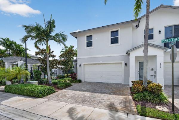 In The Pines, 6994 Pines Cir, Coconut Creek, Florida 33073, image 2